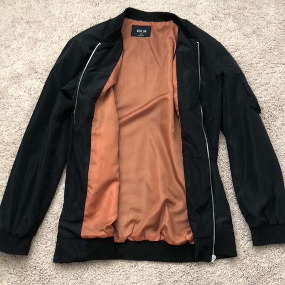 Athletic Lightweight Rain Jacket - Picture 2 of 3